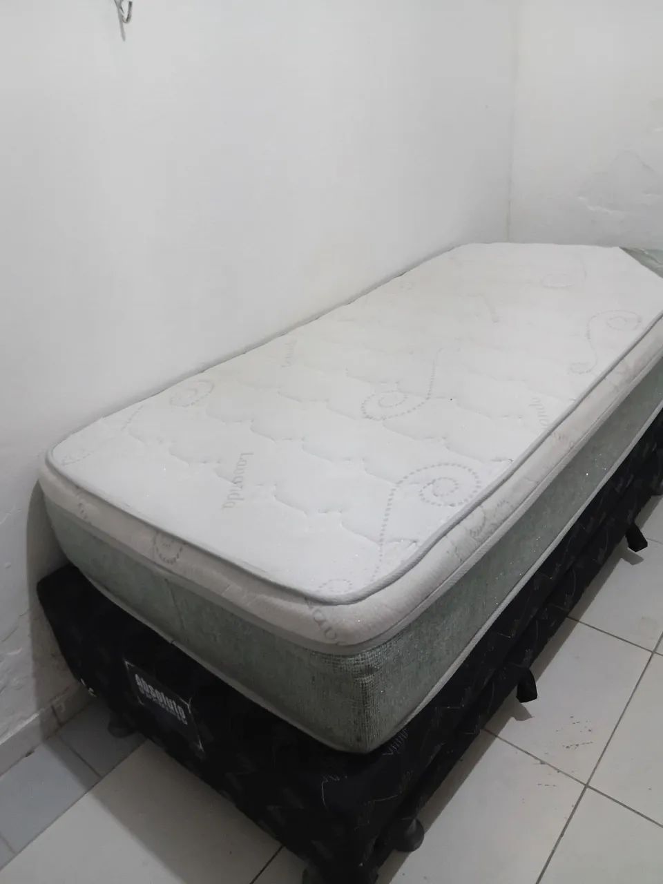 Cama de solteiro com bicama 