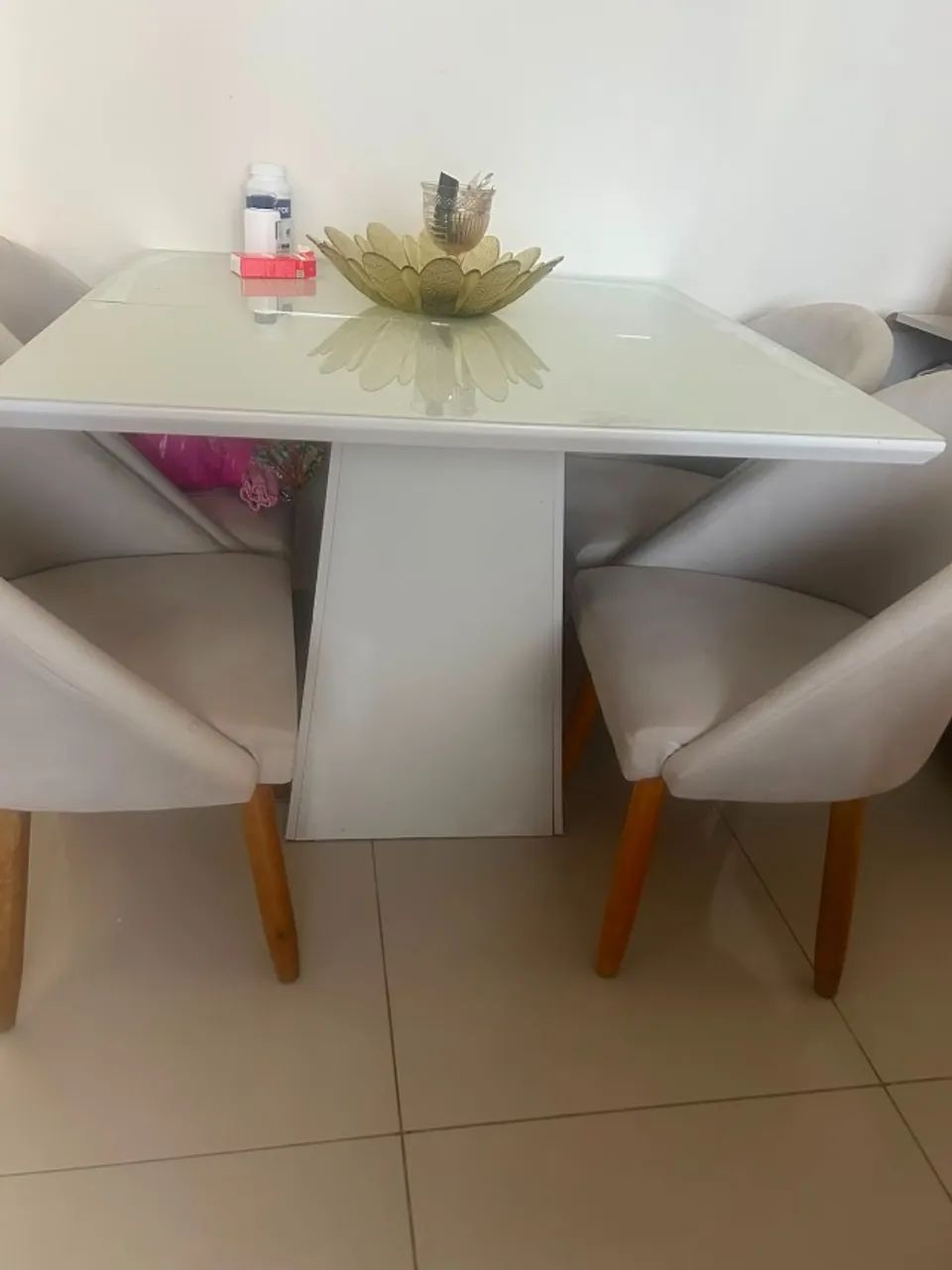 MESA DE JANTAR COM VIDRO QUEBRADO  - Foto 3