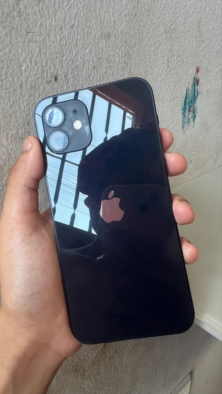 Vendo iPhone 12 tudo funcionando normal. Todo perfeito  - Foto 2