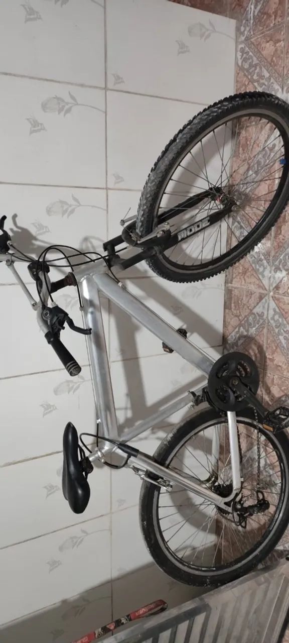 Bicicleta de alumínio 