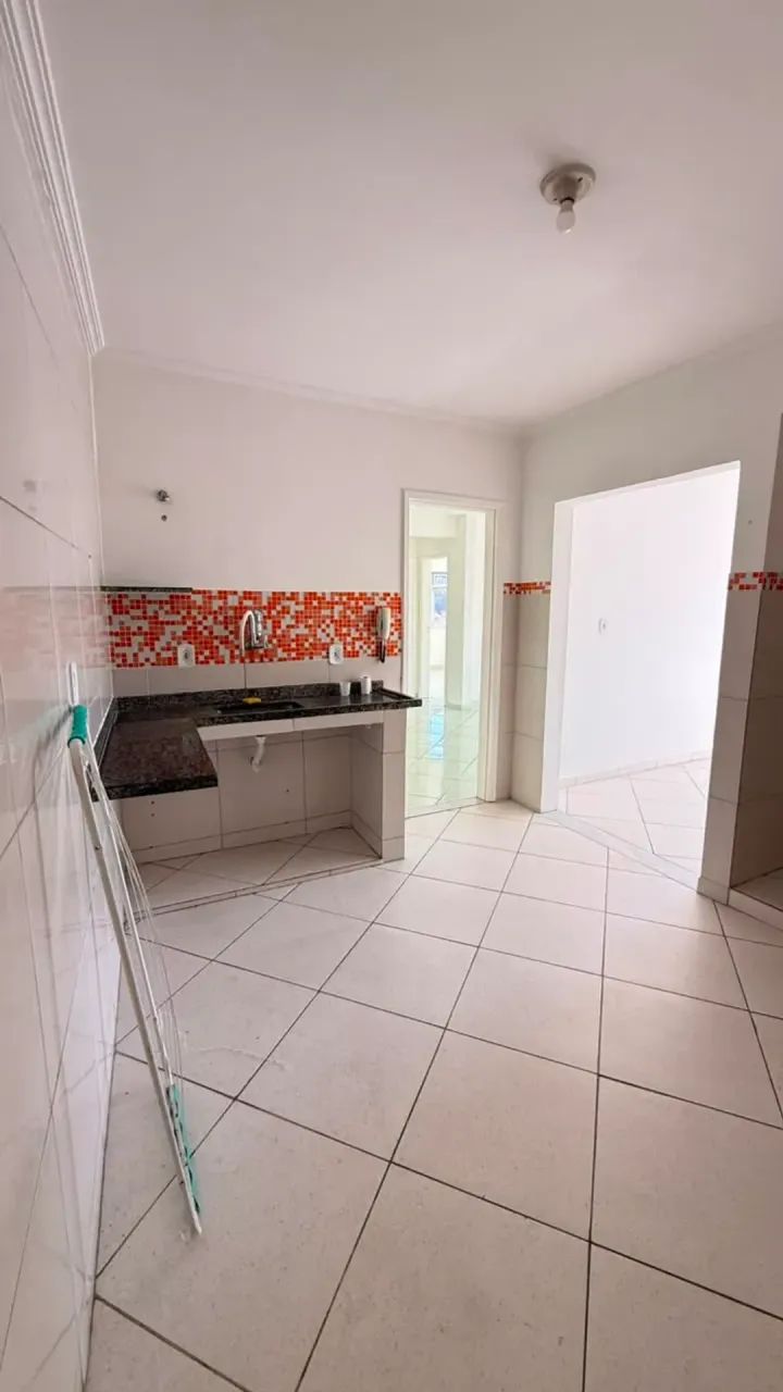 Apartamento espaçoso com 2 quartos para aluguel em Itaboraí Centro - Foto 2