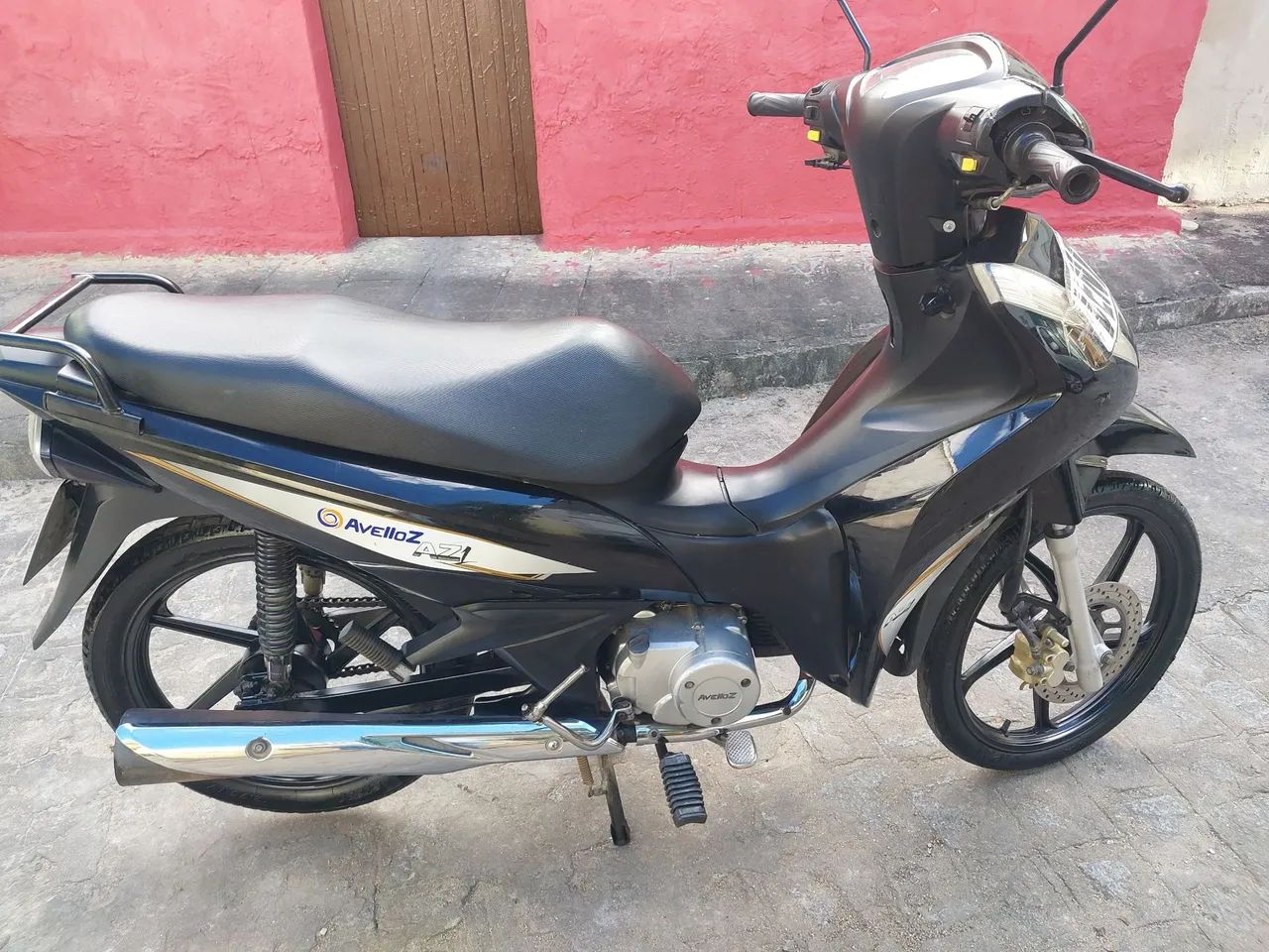 Moto 50 avelloz