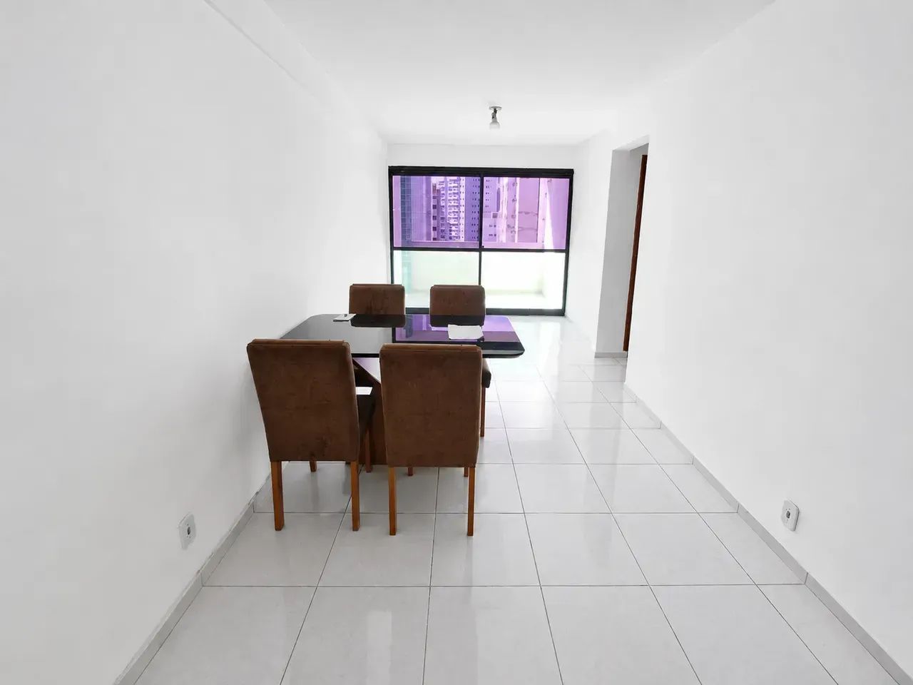 Alugo Apartamento  Ed Saint James -  Renascença