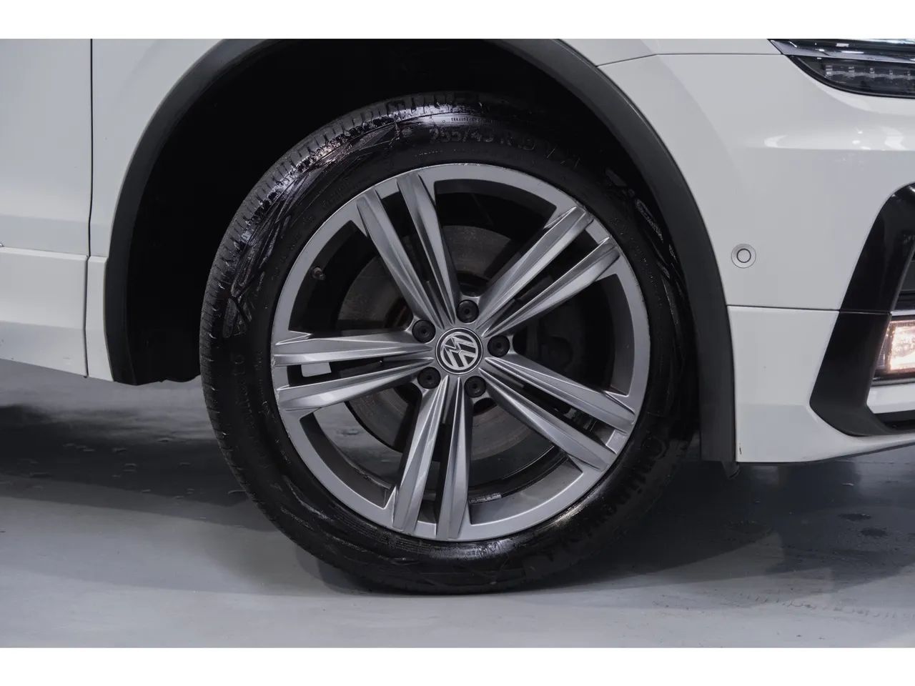 Volkswagen Tiguan Allspac R-Line 350 TSI 2.0 4x4, foto 14 de 15