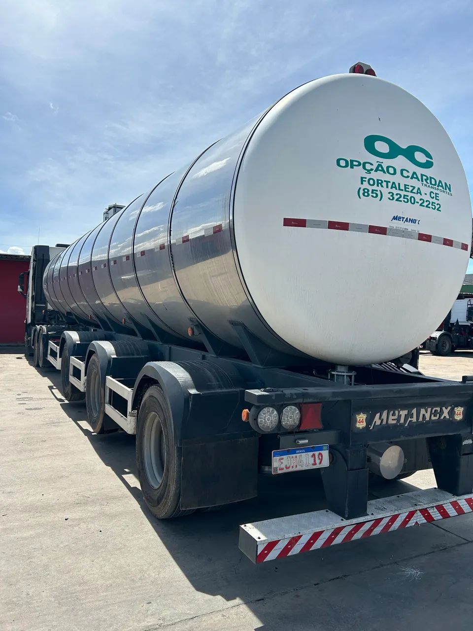 Carreta tanque térmico para alimentos  - Foto 3