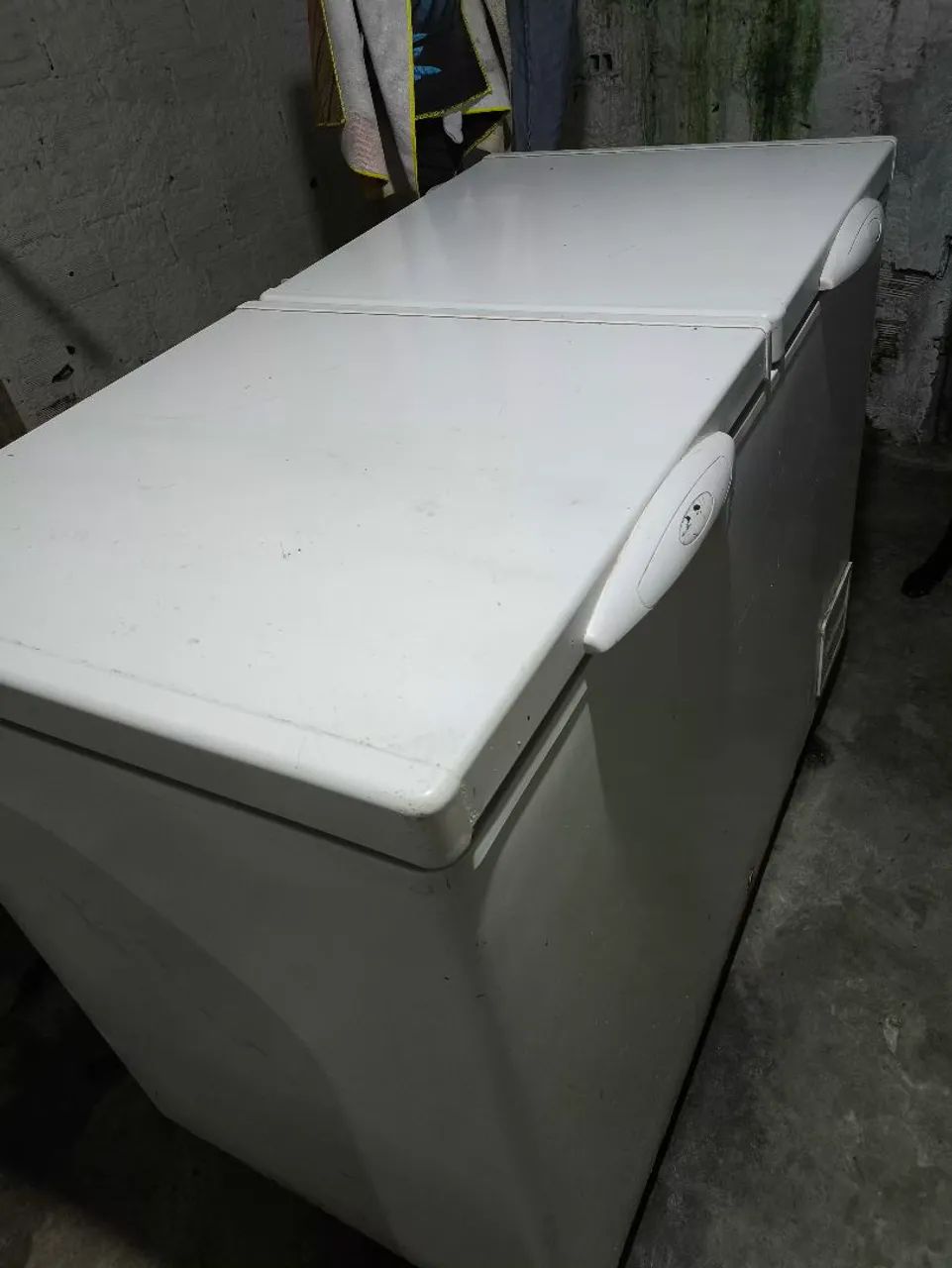 Freezer 2 portas horizontal com rodinhas