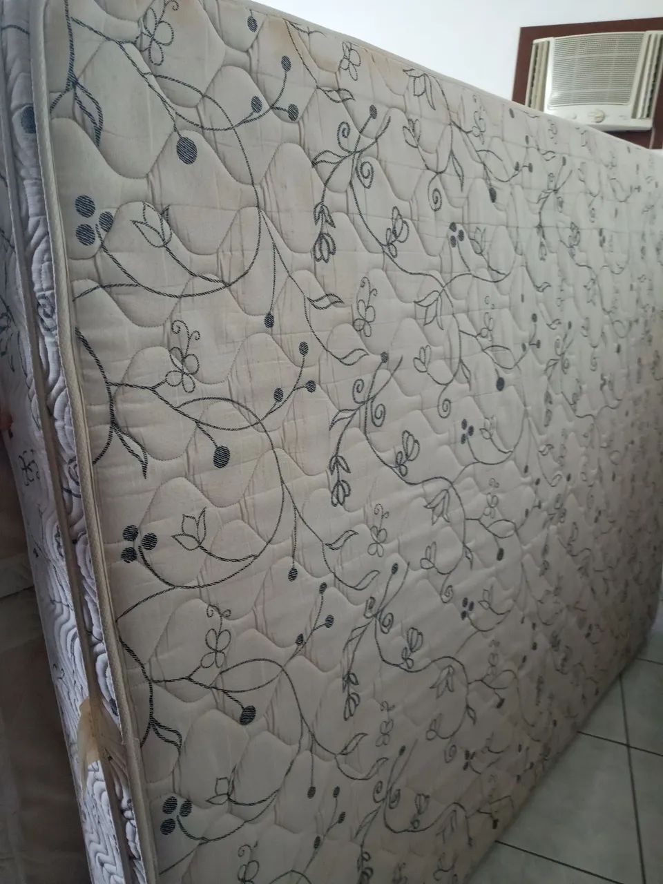 Cama box Queen bem cuidada  - Foto 5
