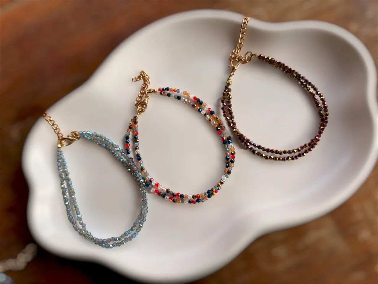 Pulseiras artesanais cristais e vidrilhos  - Foto 3