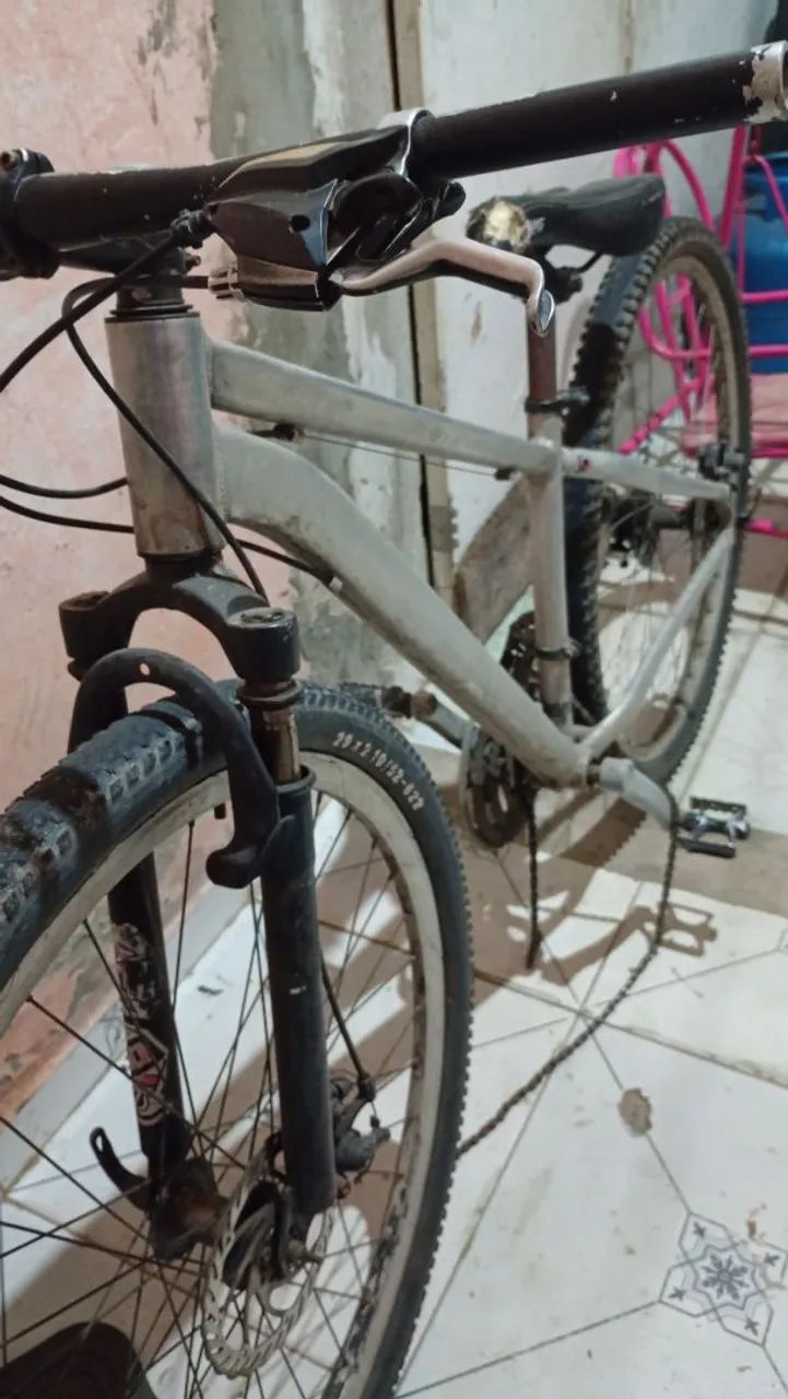 Vendo bicicleta usada, precisa de reparos - Foto 2
