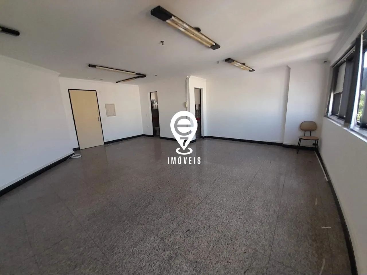 EXCELENTE Sala comercial de 46 m² e 1 Vaga de Garagem - Foto 2