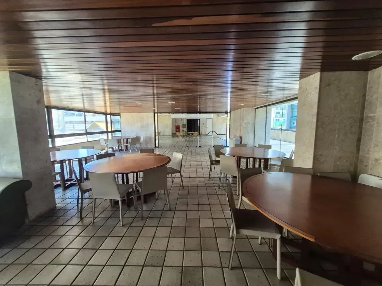 Amplo Imóvel em Boa Viagem com 4 Suítes, 320 m² e Área de Lazer Completa - Foto 2