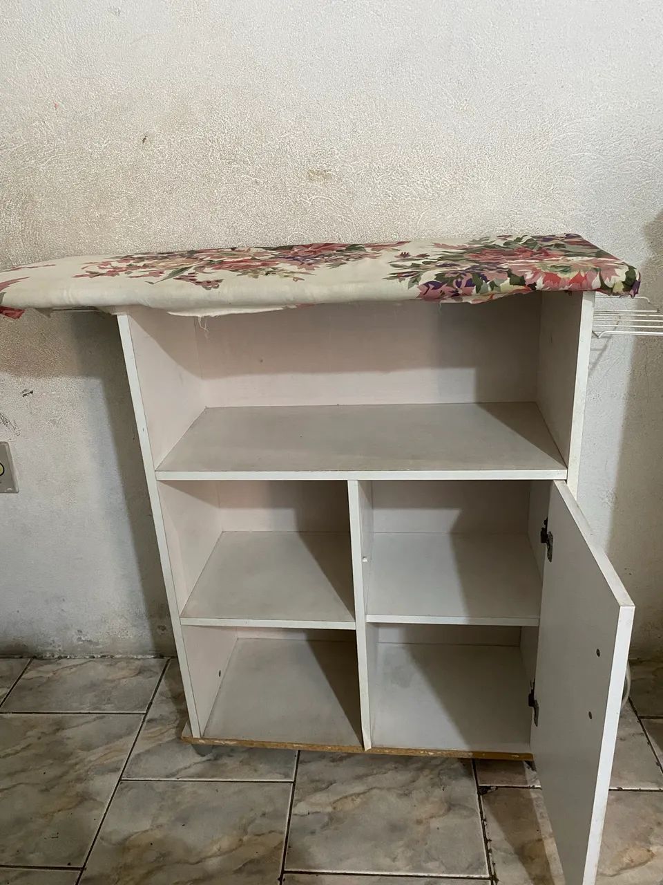 Tábua de passar com armário  - Foto 2