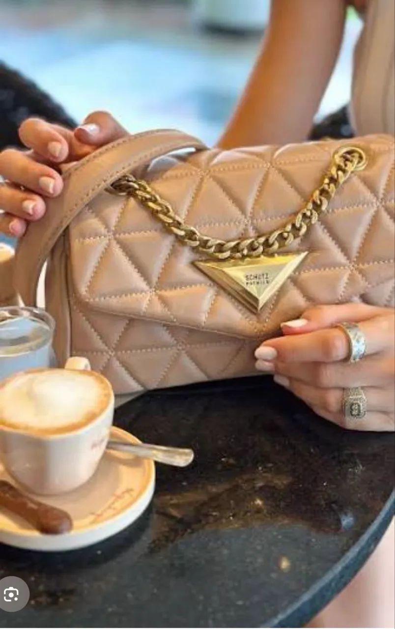 Bolsa Schutz 944 amêndoa média 