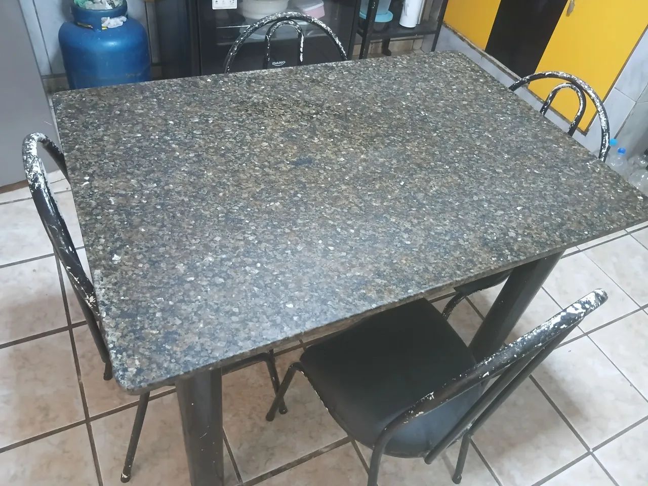 Mesa e cadeiras  - Foto 3