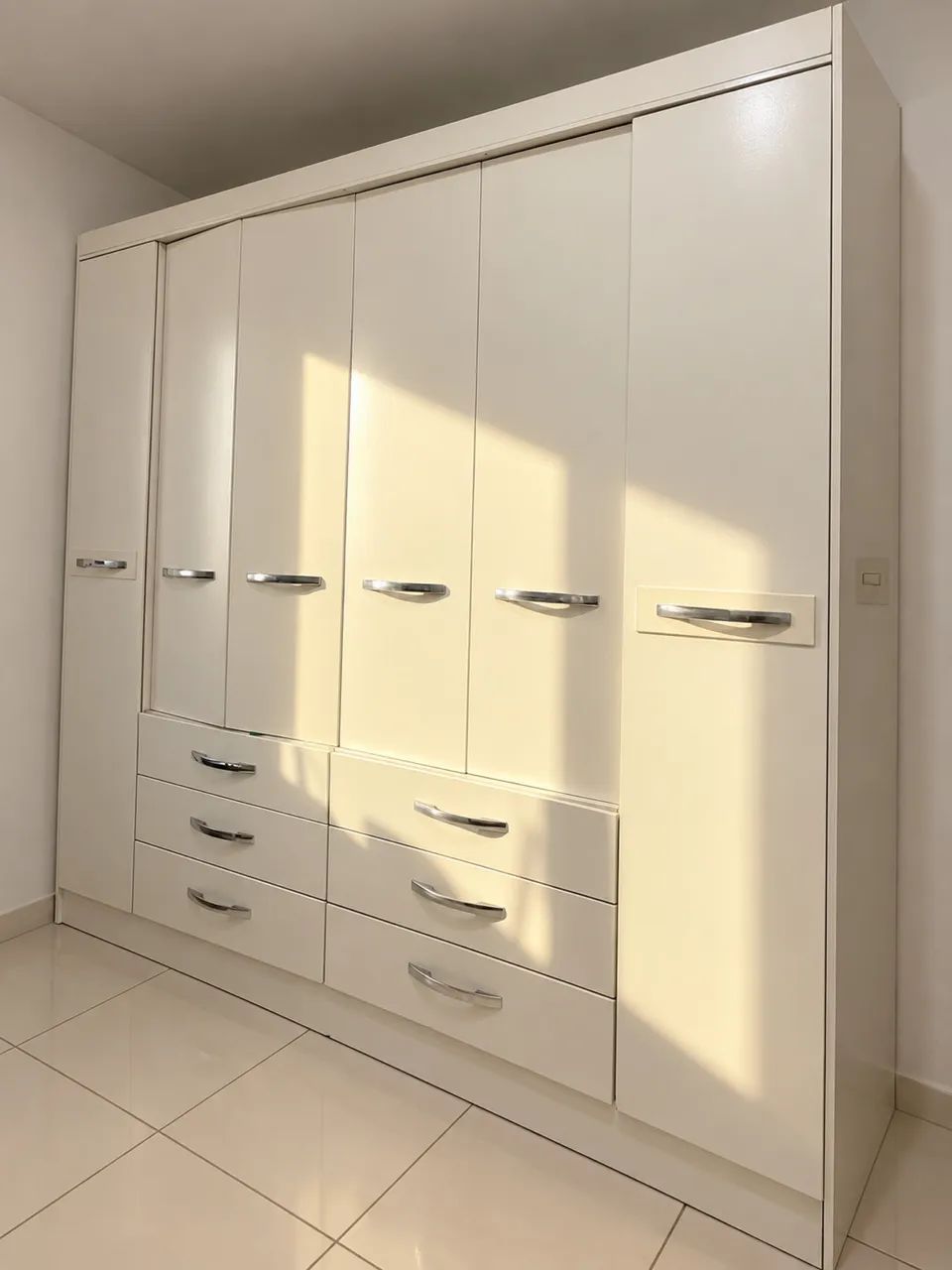 Guarda roupa 6 portas 