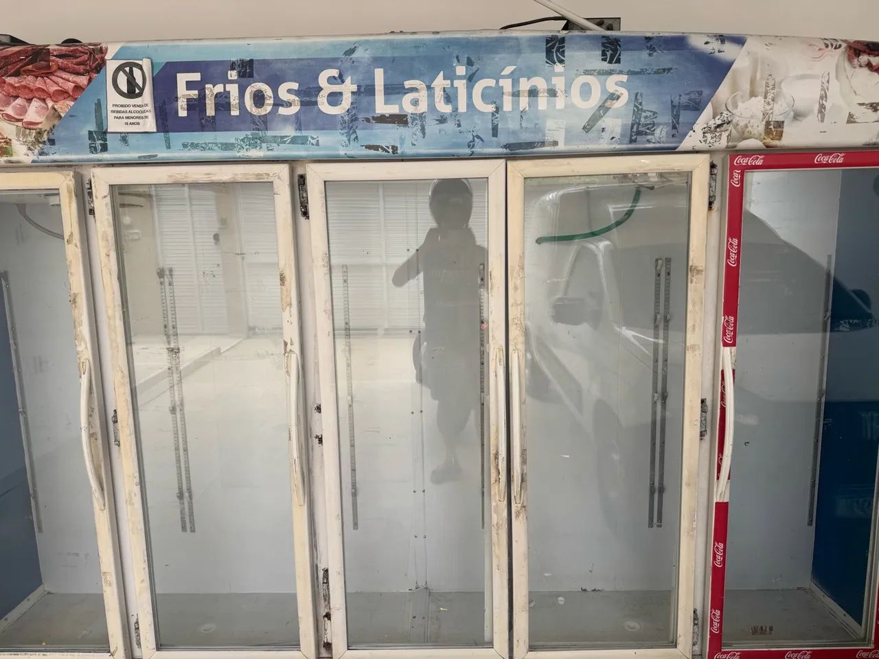 Freezer 6 portas com 2 motores 220v em ótimo estado  - Foto 4
