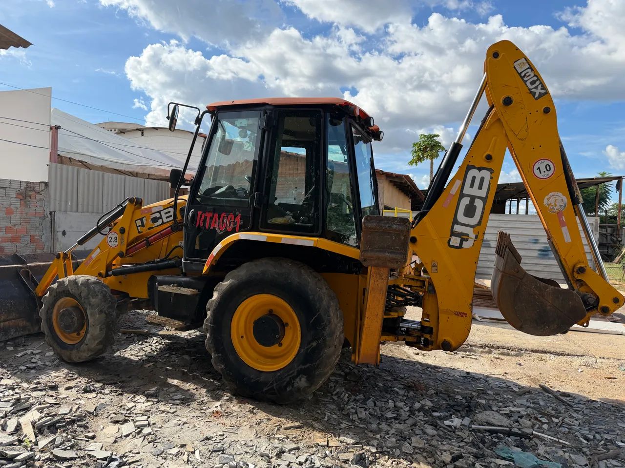 Retroescavadeira JCB 3CX 2021 único dono - Foto 2