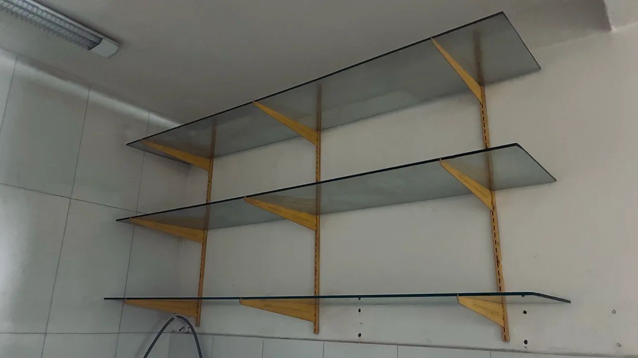 Prateleiras de vidro 