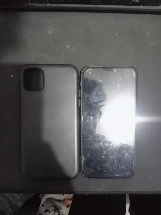 iPhone 11 64GB - Barato/Leia a Descrição