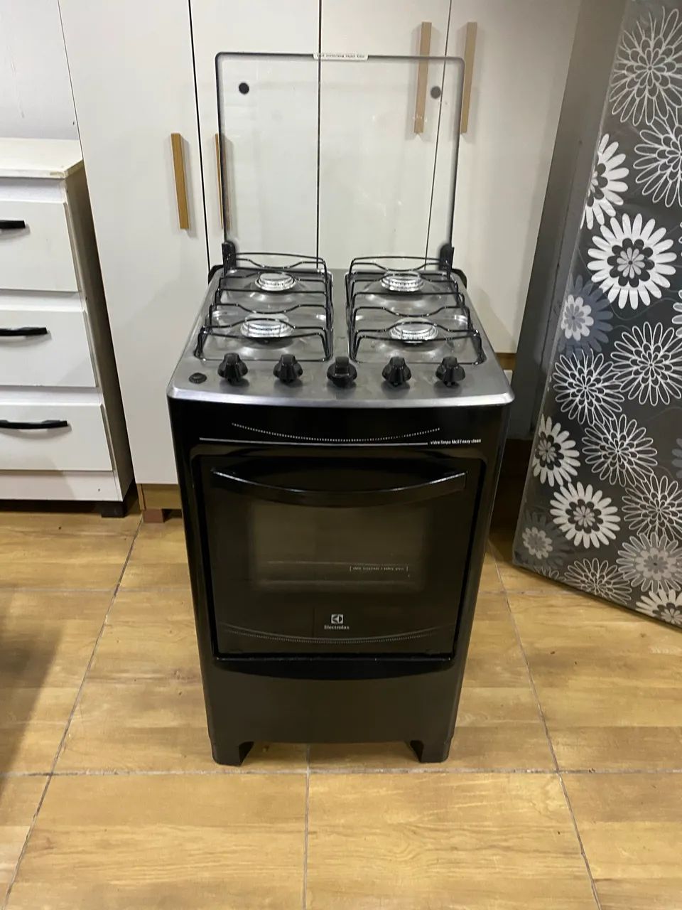 Fogão Eletrolux 4 bocas preto funcionando perfeitamente 