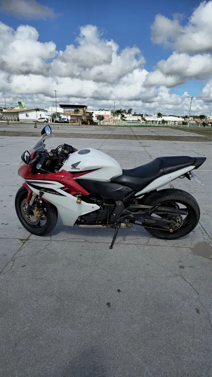 Vendo CBR 600F (Hornet carenada)
