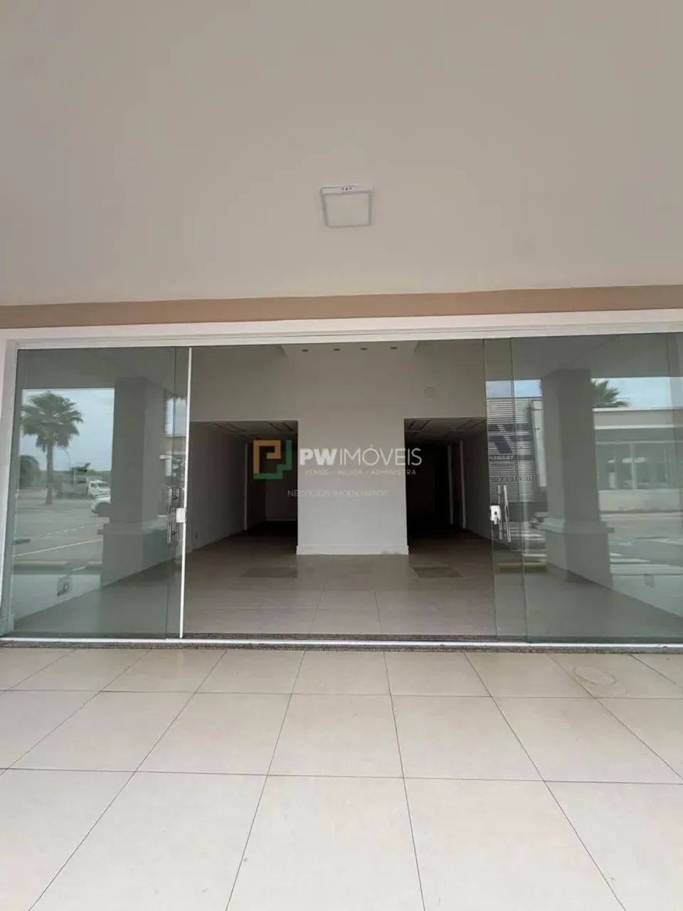 Loja comercial para aluguel com 130 m2 em Boulevar - Macaé - RJ