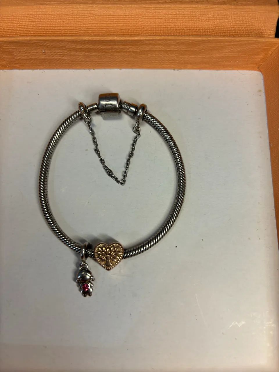 Pulseira vivara nunca usada com berloques da vivara 
