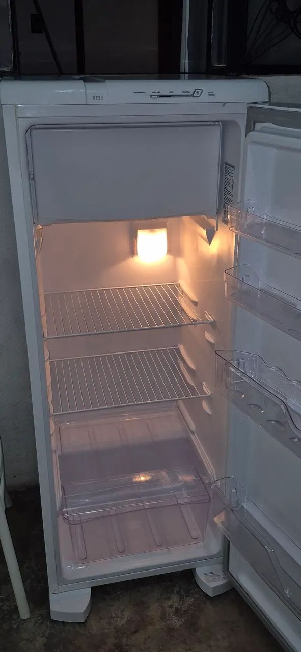 GELADEIRA ELECTROLUX 240L - Foto 3