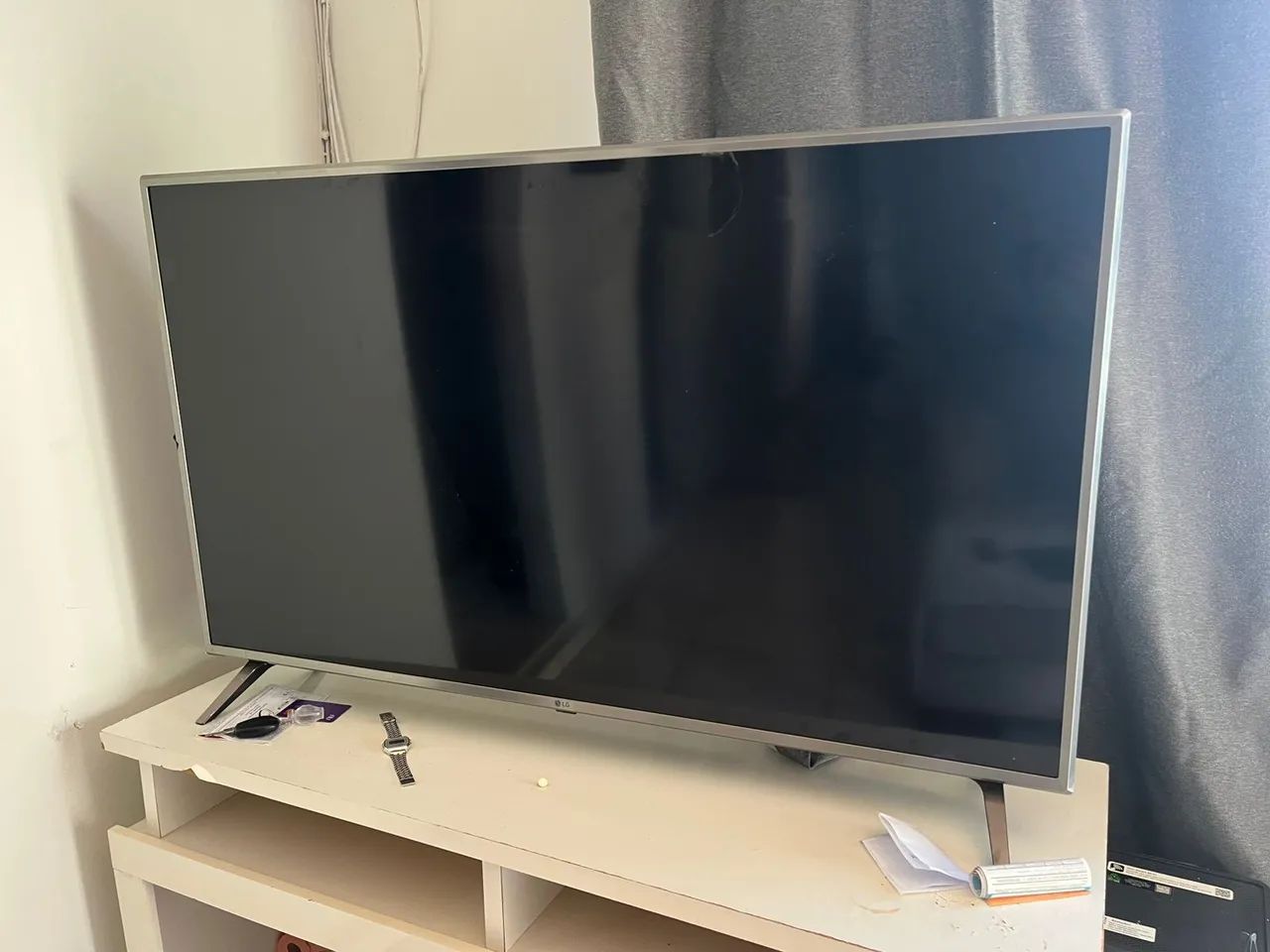 Vendo TV 50 polegadas somente pra tirar peça,tela trincada!