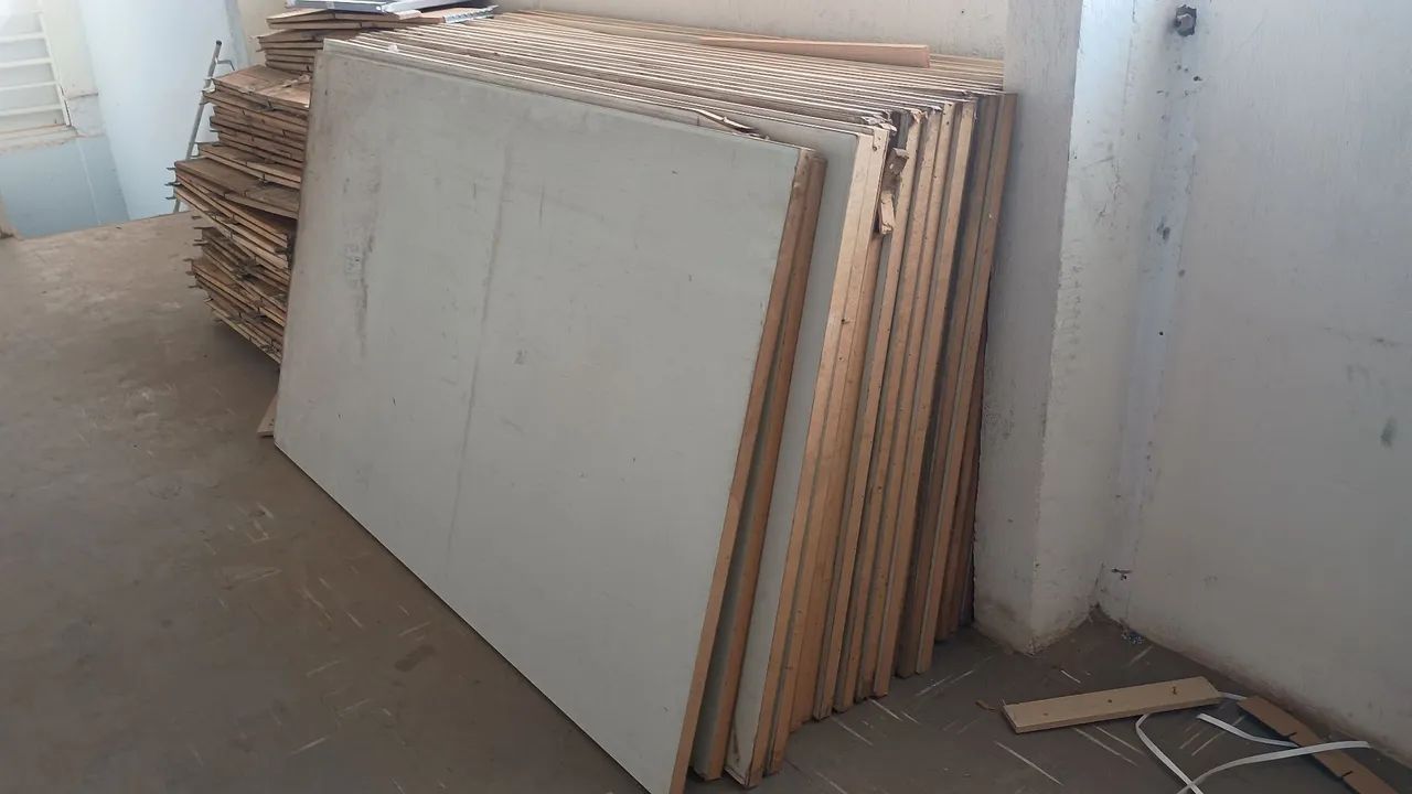 57, DIVISÓRIAS USADAS $10, CADA