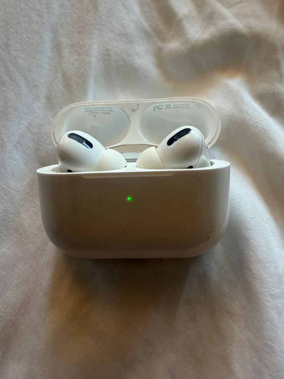 Apple AirPods Pro (1st generation) with MagSafe Charging Case Original com Caixa - Foto 3
