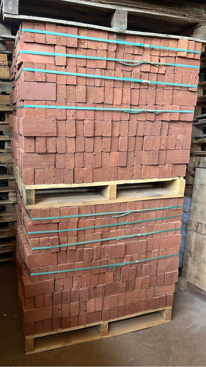 Solid brick.415079222508922882