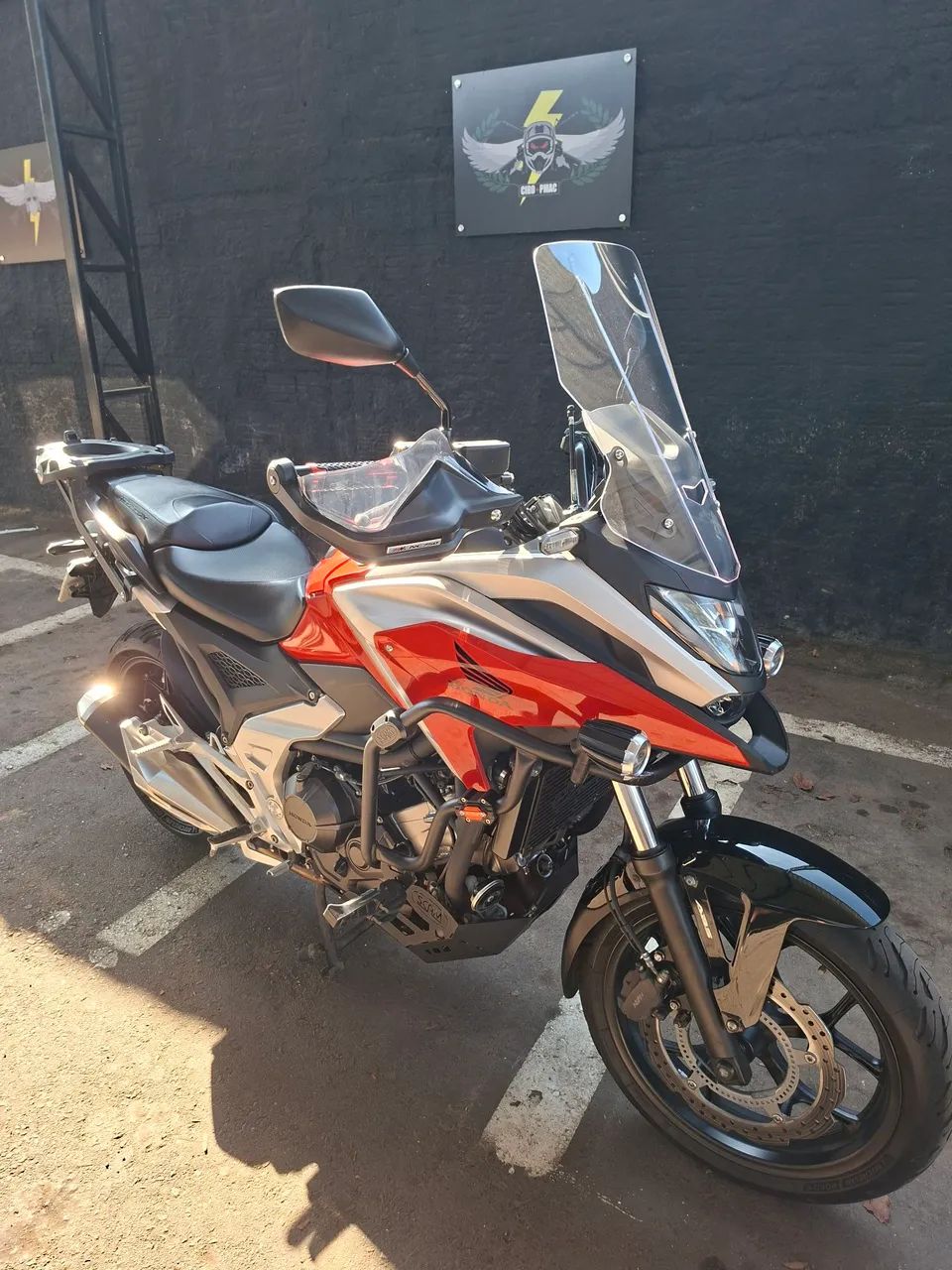 Vende-se essa NC750x semi nova