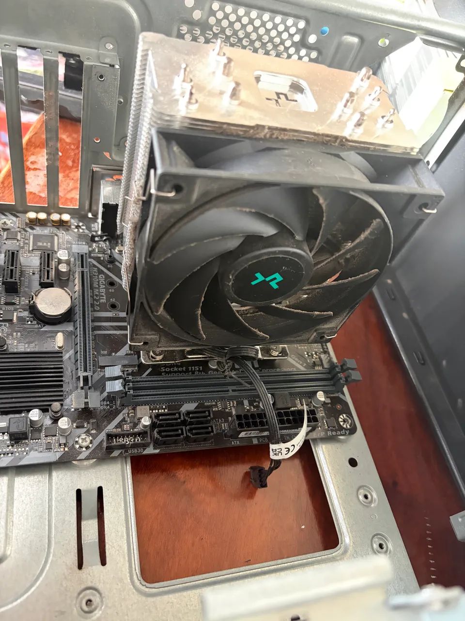 KIT I7 9700K + Gigabyte H310M + Cooler DeepCool AK400 - Foto 2