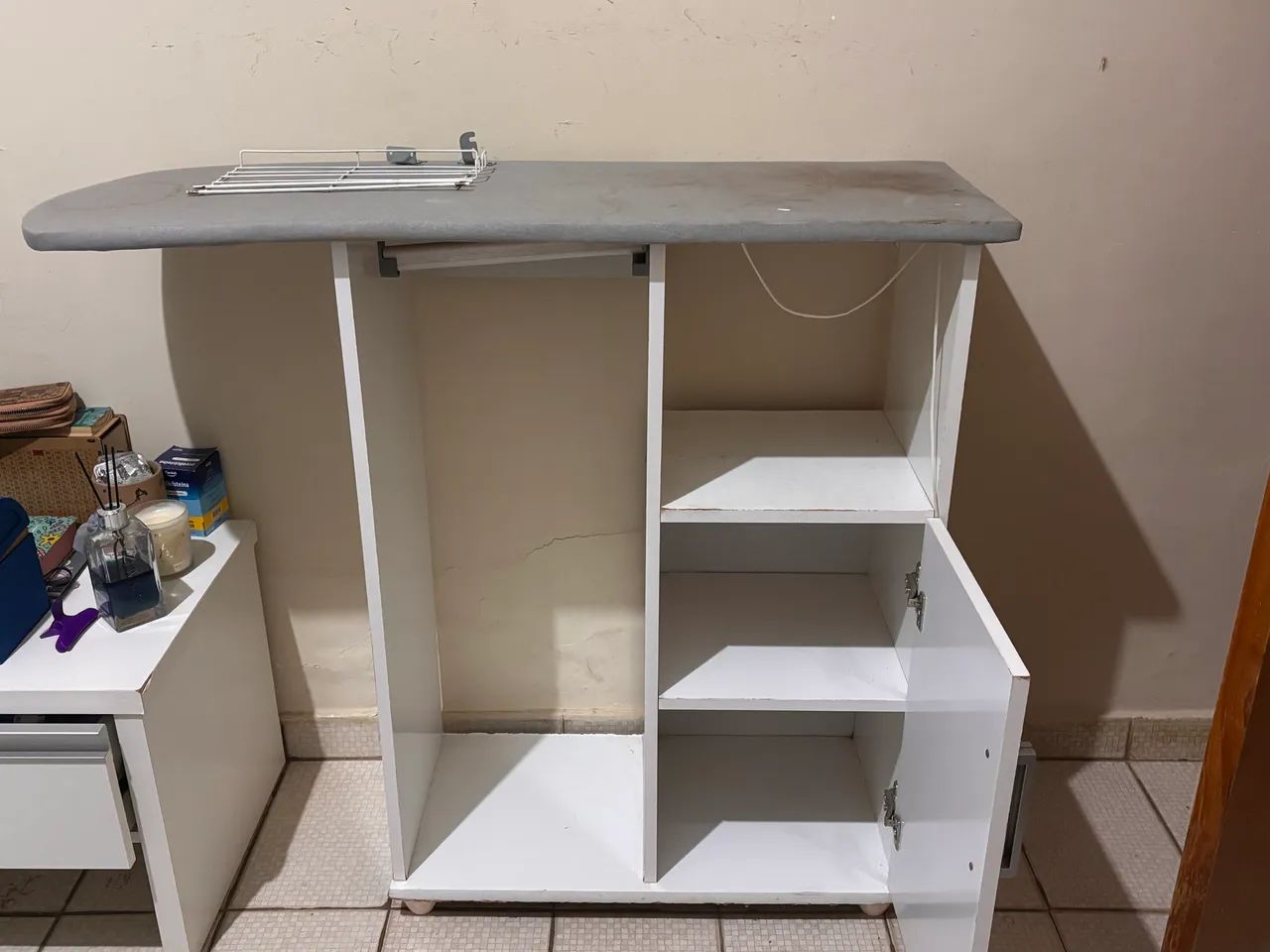 tábua de passar roupa embutida 