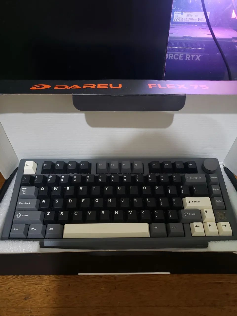 Teclado mecânico Dareu Flex 75