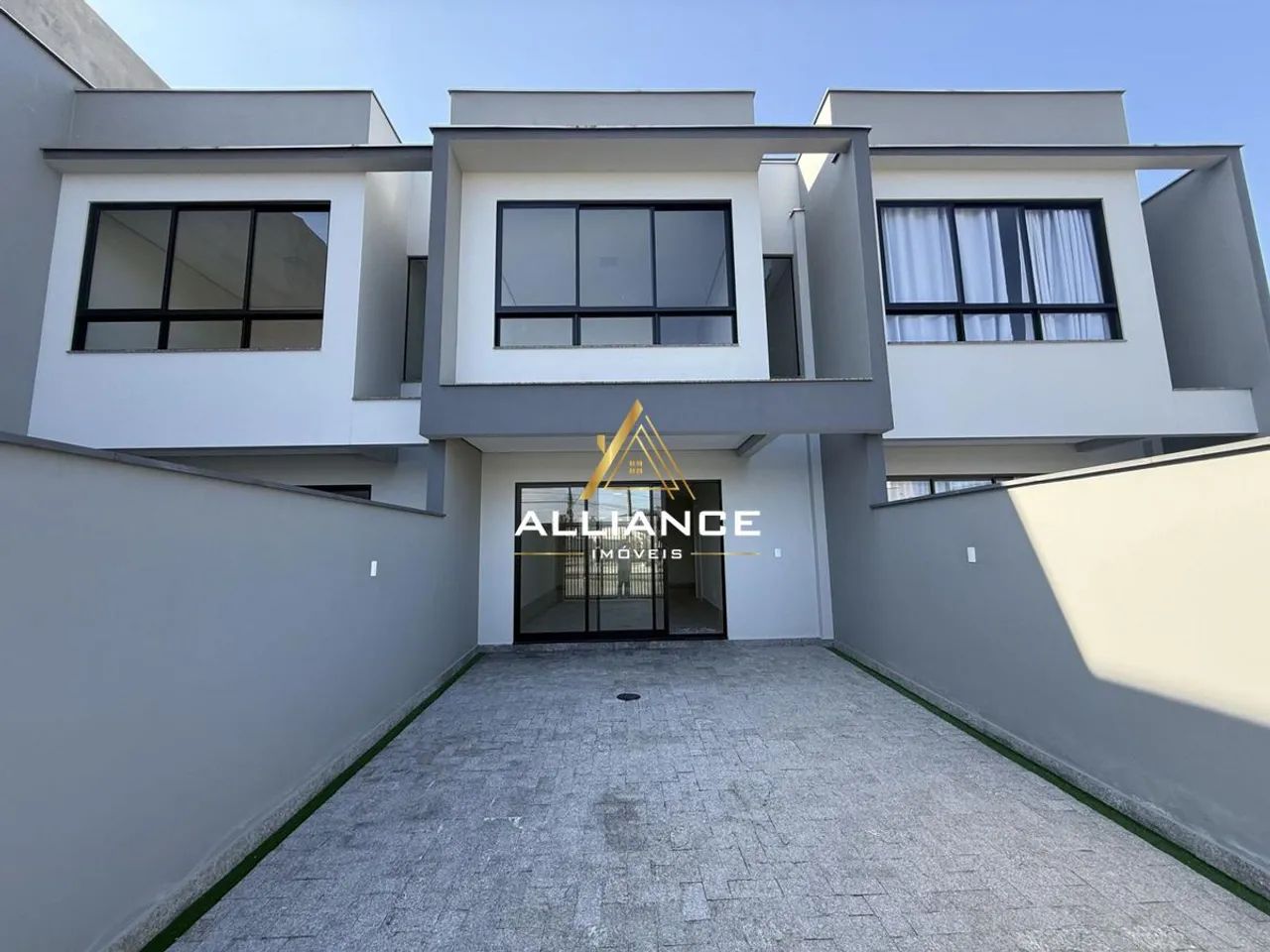 SOBRADO DUPLEX | AMIZADE