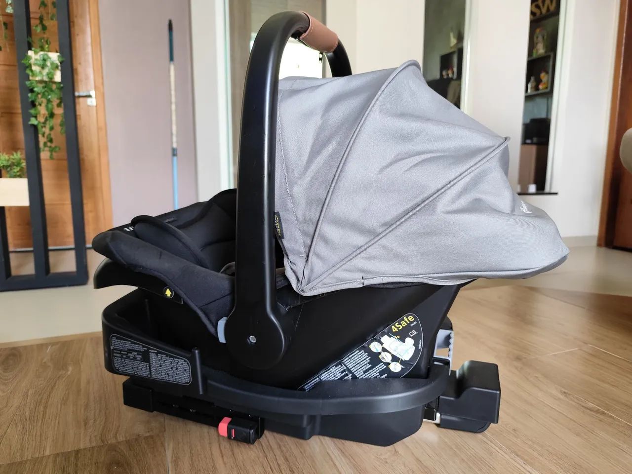 Bebê Conforto Safety 1st com Isofix - Foto 4