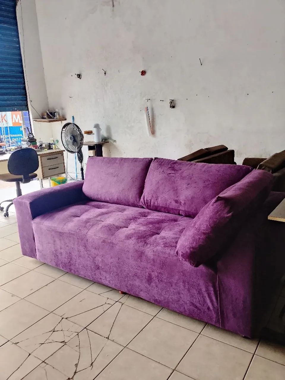 SOFÁ ROXO 3 LUGARES - REFORMADO - Foto 5