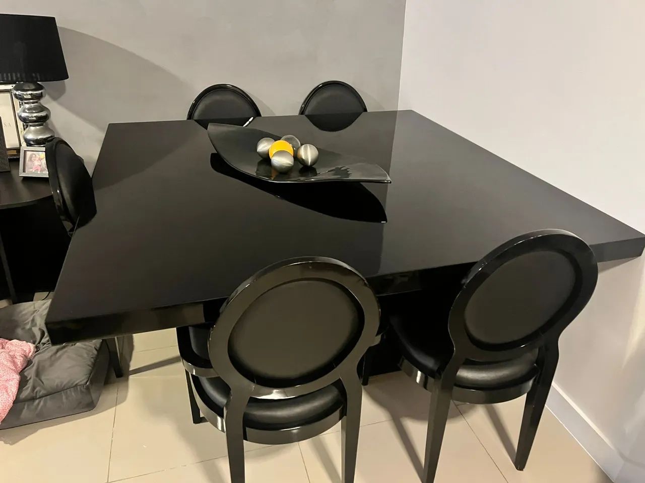 Mesa em laca a preta 1,50m x 1,50m