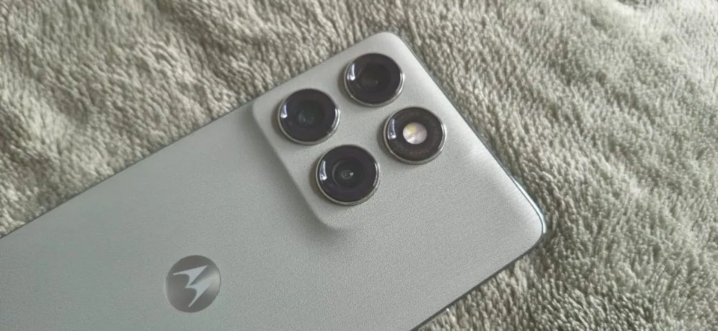 Moto Edge 60 Pro 512G - Foto 2