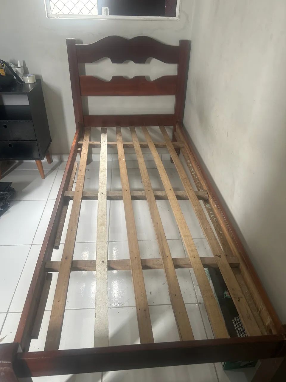 Cama solteiro com colchão 