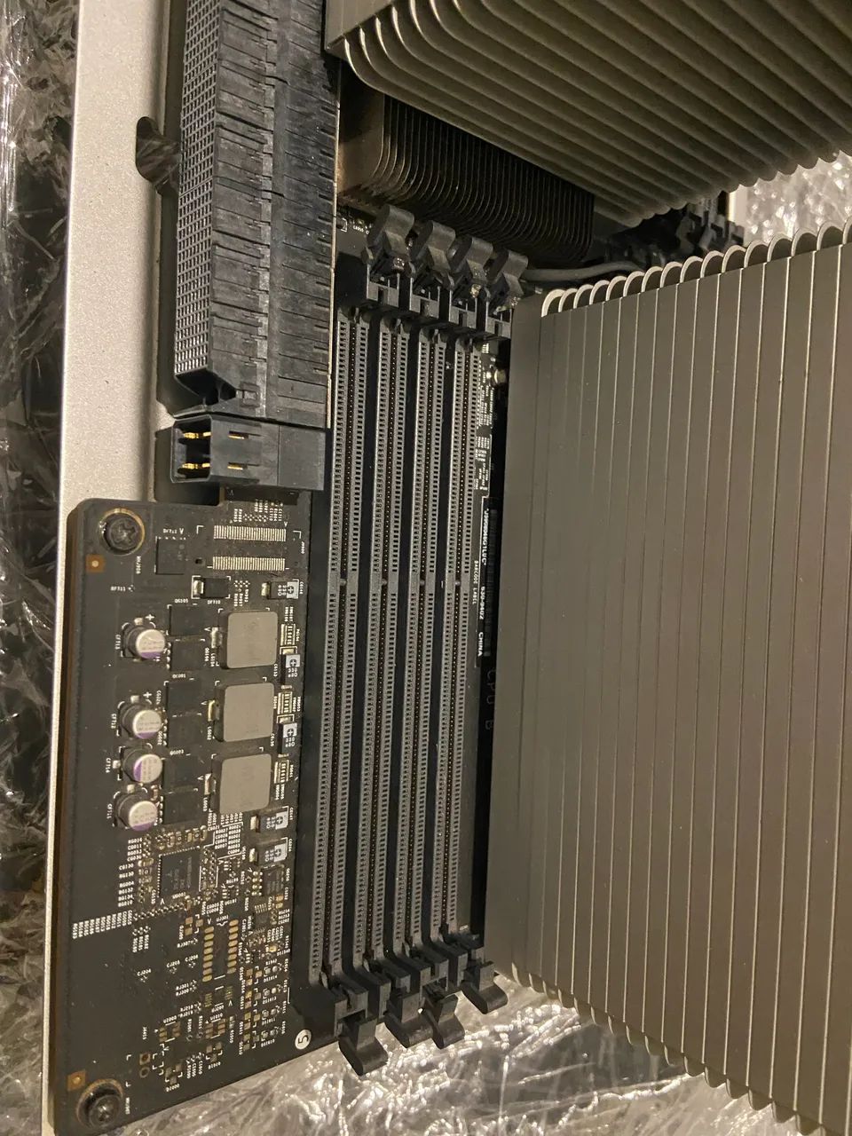Placa Lógica / Backplane Mac Pro 5.1 - Funcionando Perfeitamente - Original - Foto 4