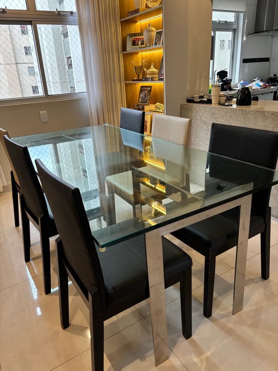 Mesa de jantar 6 cadeiras 