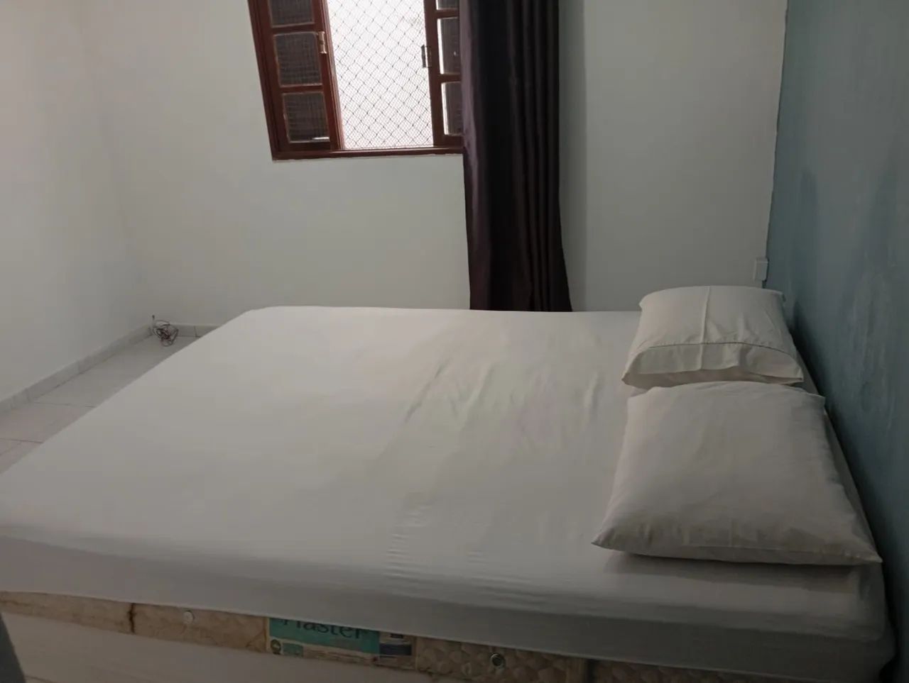 Apartamento para até 3 pessoas com água e luz inclusos.