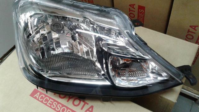 Farol Dianteiro Direito Etios Hatch - Foto 6