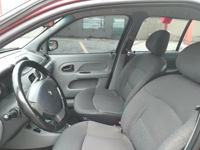 Clio sedan 1.0 2007 a relíquia de Aracaju - Foto 6