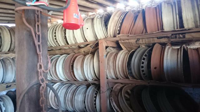 Ferro velho de peças de carros antigos Willys - Foto 4