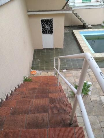 Alugo Excelente casa de 04 Quartos e Piscina no Parque Aruanã - Foto 18
