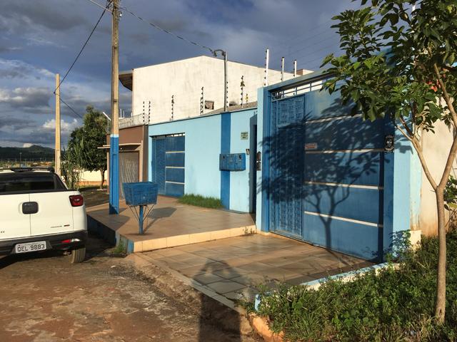Vende-se imóvel com 2 casas geminadas - Foto 6
